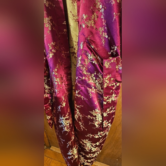 Women's Red Satin Asian Chinese  Robe Kimono  Sz XL - Picture 5 of 5